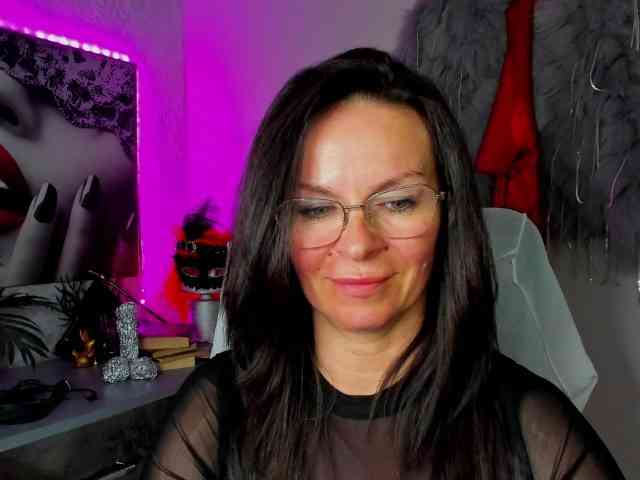 HelenSHOW1 webcam