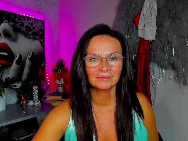 HelenSHOW1 webcam