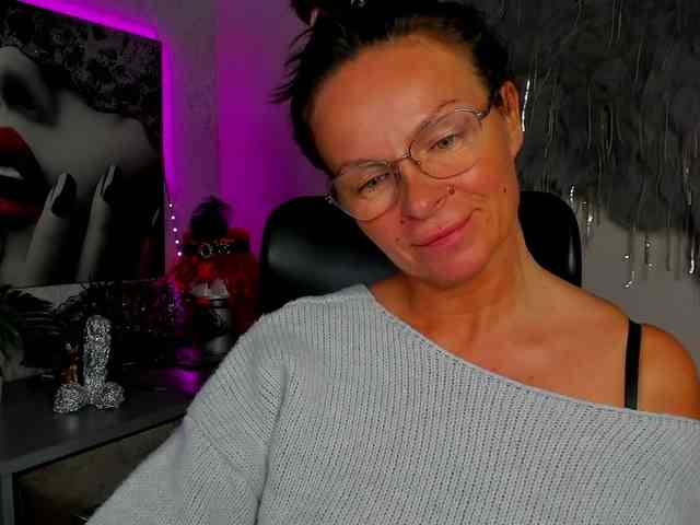 HelenSHOW1 webcam
