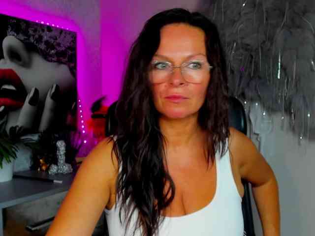 HelenSHOW1 webcam