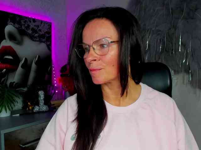 Model: HelenSHOW1