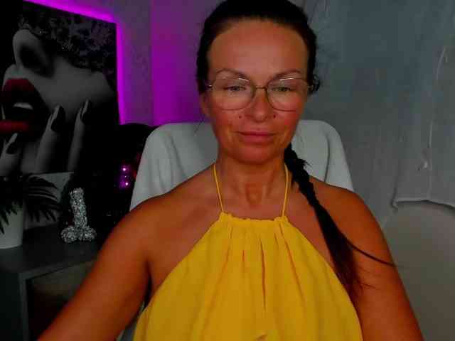 HelenSHOW1 webcam