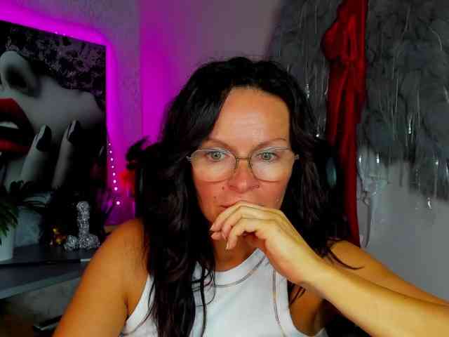 HelenSHOW1 webcam