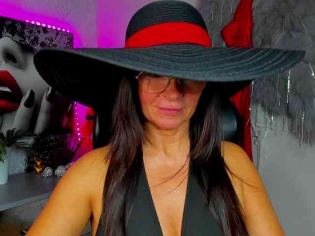HelenSHOW1 webcam
