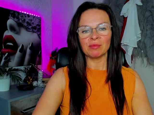 HelenSHOW1 webcam