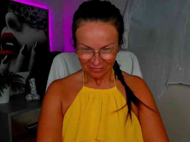 HelenSHOW1 webcam