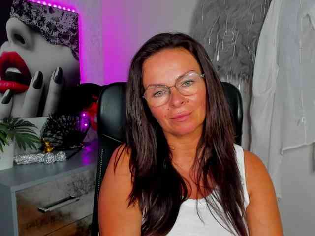 HelenSHOW1 webcam