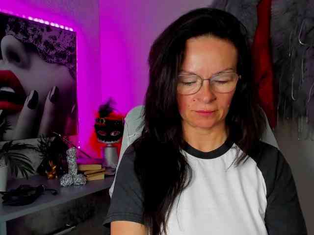 HelenSHOW1 webcam