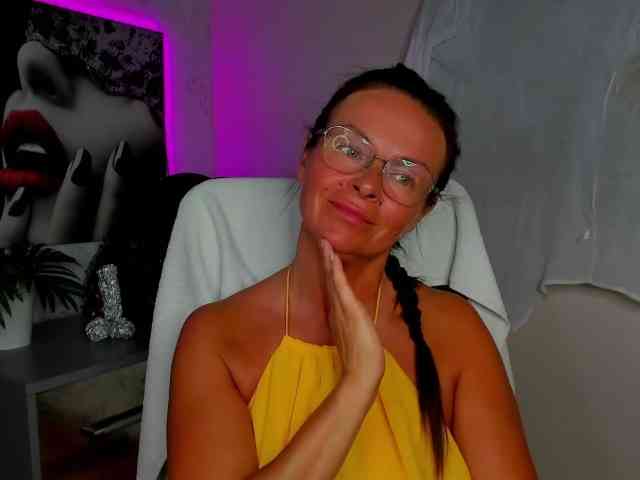 HelenSHOW1 webcam