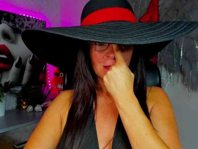 HelenSHOW1 webcam