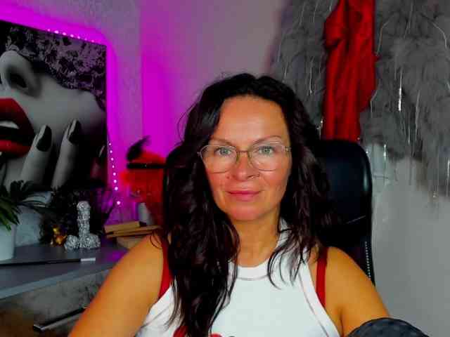 Model: HelenSHOW1