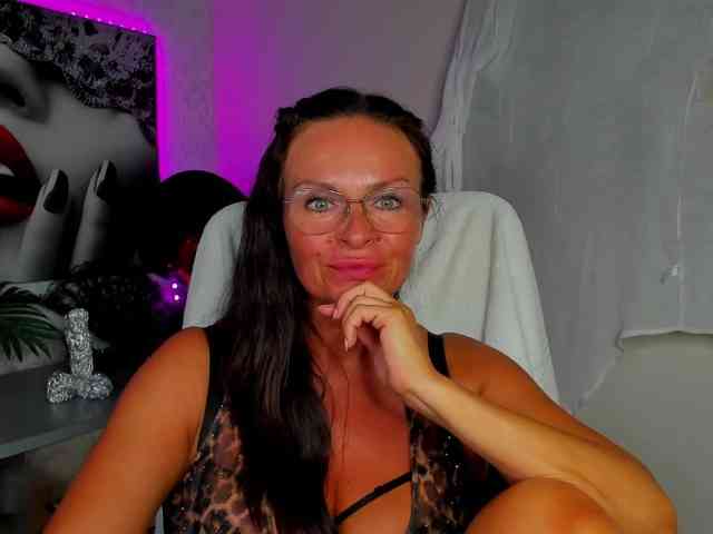 HelenSHOW1 webcam