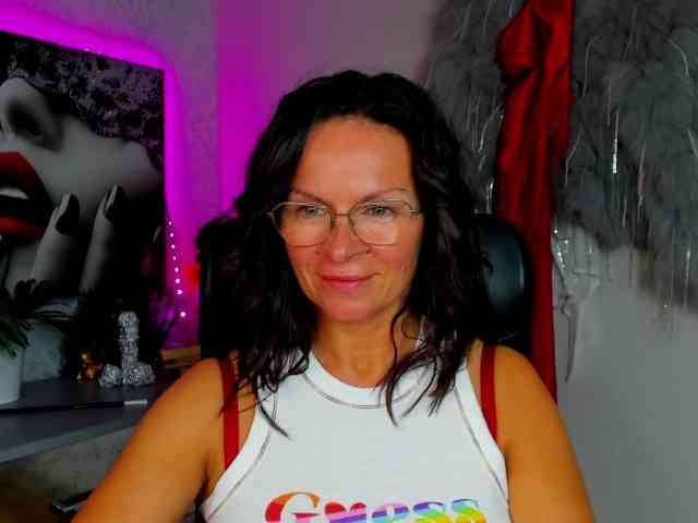 Model: HelenSHOW1