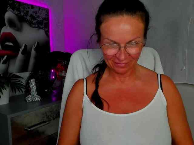 HelenSHOW1 webcam