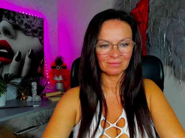 HelenSHOW1 webcam