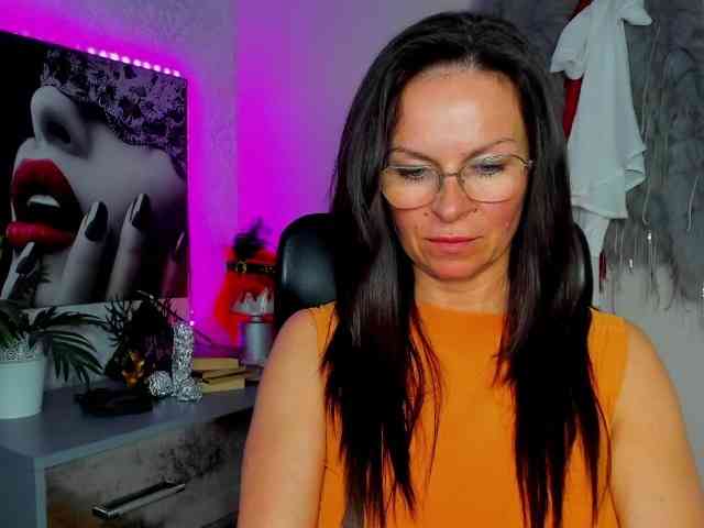 HelenSHOW1 webcam
