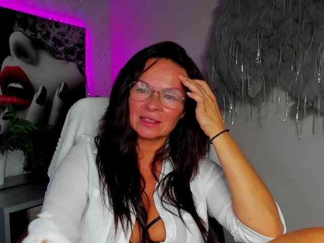 HelenSHOW1 webcam