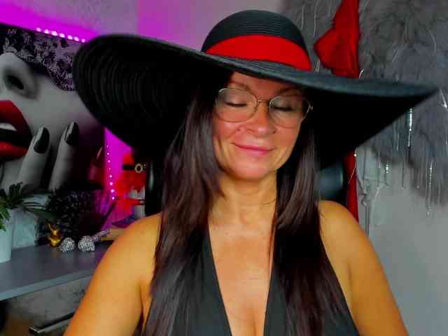 HelenSHOW1 webcam