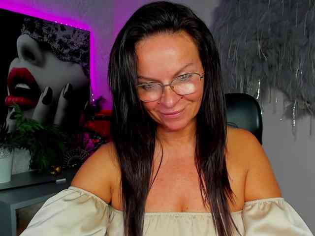 HelenSHOW1 webcam