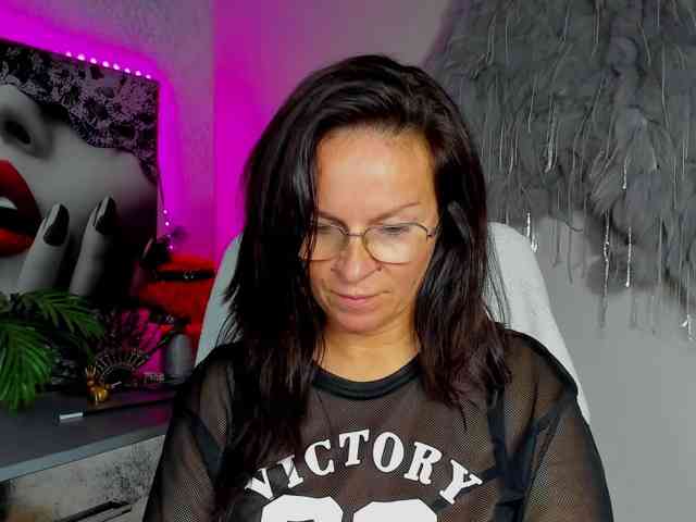 Model: HelenSHOW1