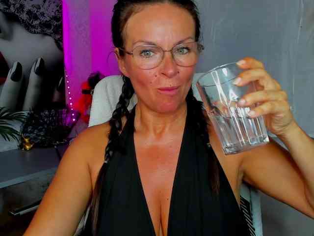 HelenSHOW1 - Girl 
