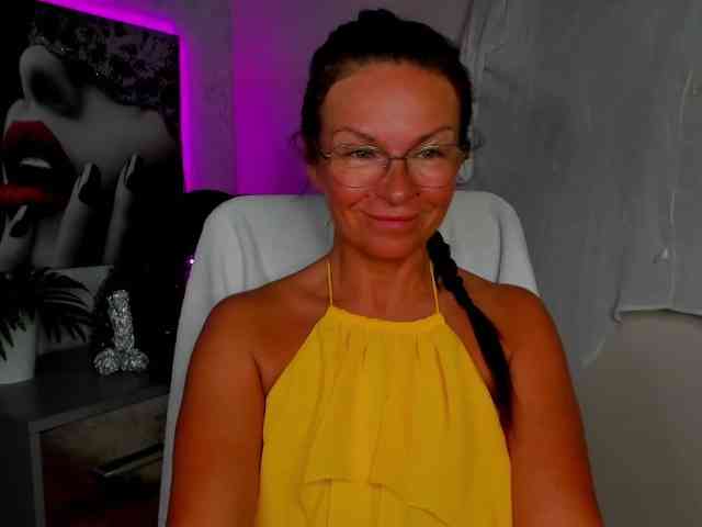 Model: HelenSHOW1