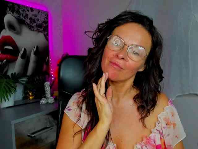 Model: HelenSHOW1