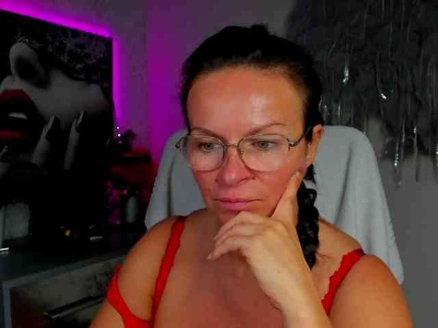 HelenSHOW1 webcam