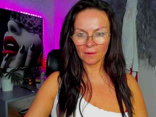 HelenSHOW1 webcam