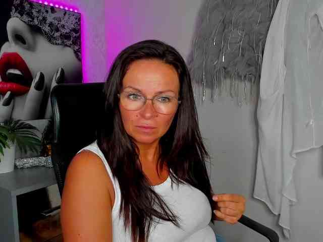 HelenSHOW1 webcam