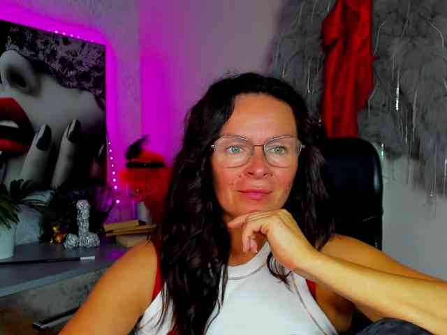 HelenSHOW1 webcam