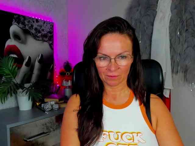 HelenSHOW1 webcam