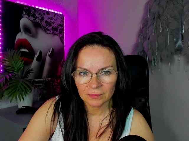 HelenSHOW1 webcam
