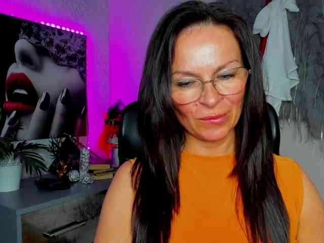 HelenSHOW1 webcam
