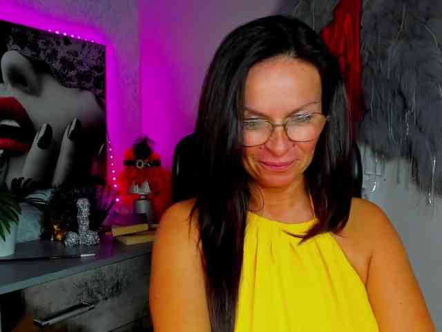 HelenSHOW1 webcam