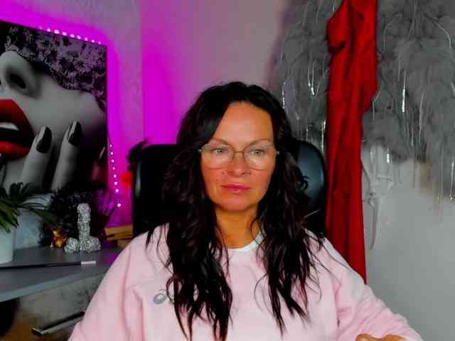 Model: HelenSHOW1