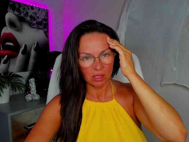 Model: HelenSHOW1