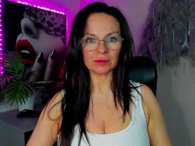 HelenSHOW1 webcam