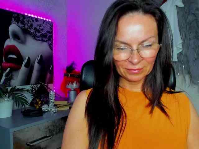HelenSHOW1 webcam
