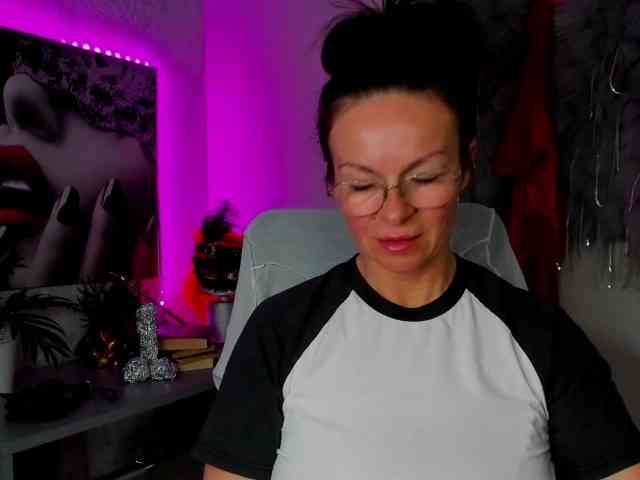 HelenSHOW1 webcam