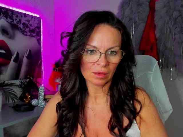 HelenSHOW1 webcam