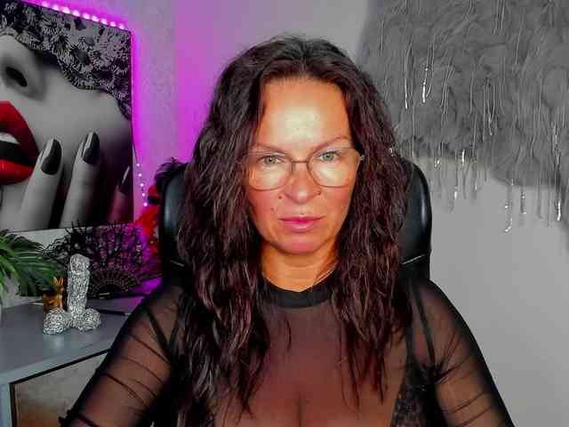 HelenSHOW1 webcam