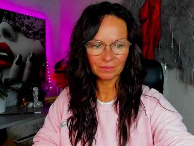 HelenSHOW1 webcam