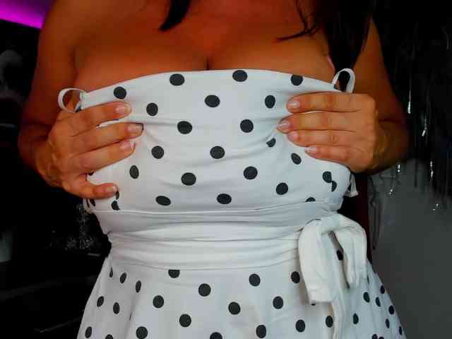 Model: HelenSHOW1