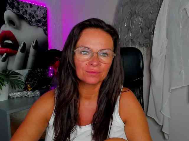 HelenSHOW1 webcam