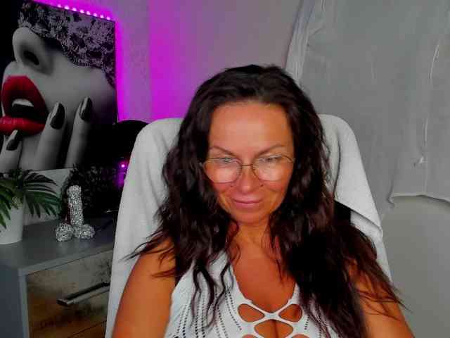 HelenSHOW1 webcam