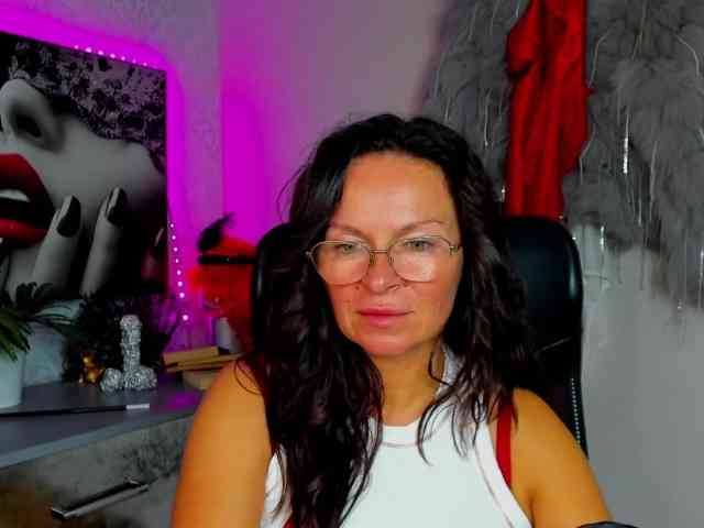 Model: HelenSHOW1