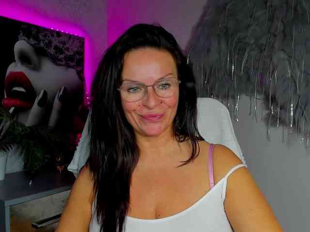 HelenSHOW1 webcam