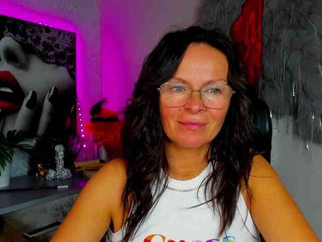 Model: HelenSHOW1
