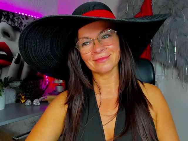 HelenSHOW1 webcam